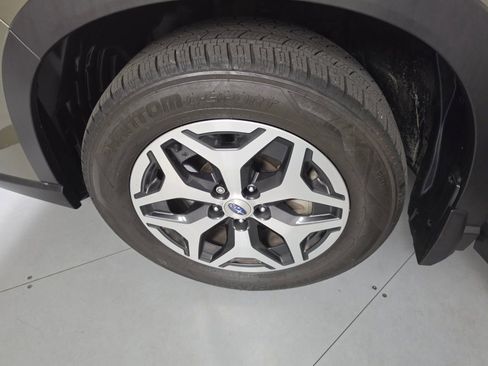 Certified 2024 Subaru Forester Premium AWD/4WD image 8