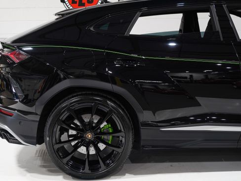 Used 2022 Lamborghini Urus AWD/4WD image 23