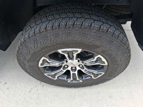 Used 2025 GMC Canyon AT4 AWD/4WD image 18