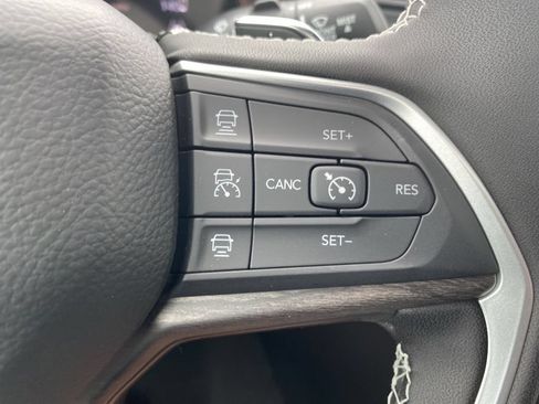 New 2025 Jeep Grand Cherokee L Limited w/ Black Appearance Package AWD/4WD image 31