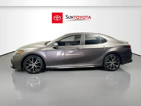 Used 2022 Toyota Camry SE image 29