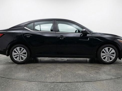 Used 2025 Nissan Sentra S FWD image 11