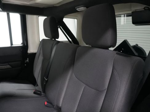 Used 2015 Jeep Wrangler Unlimited Sport w/ Connectivity Group image 8