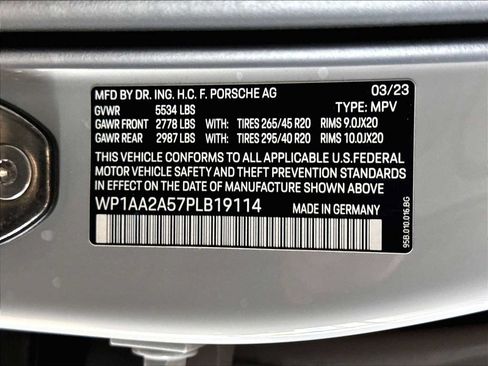 Used 2023 Porsche Macan AWD/4WD image 36