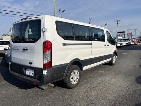 Used 2022 Ford Transit 350 XLT image 4