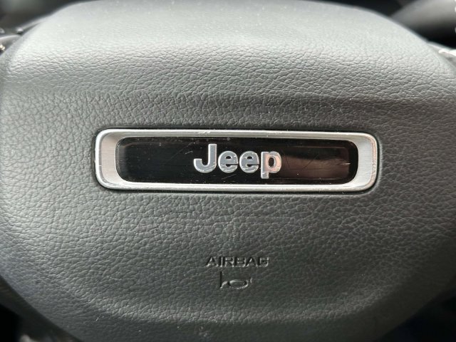 Certified 2024 Jeep Grand Cherokee Laredo X AWD/4WD image 28