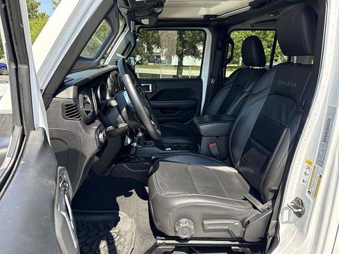 Used 2018 Jeep Wrangler Unlimited Sahara w/ Dual Top Group AWD/4WD image 41