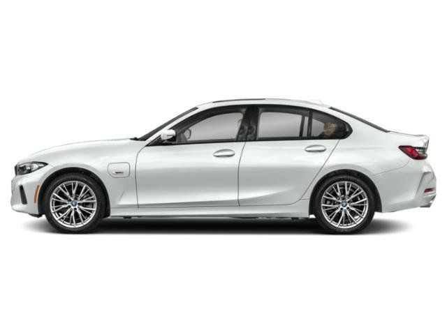 Used 2023 BMW 330e xDrive w/ M Sport Package AWD/4WD image 3