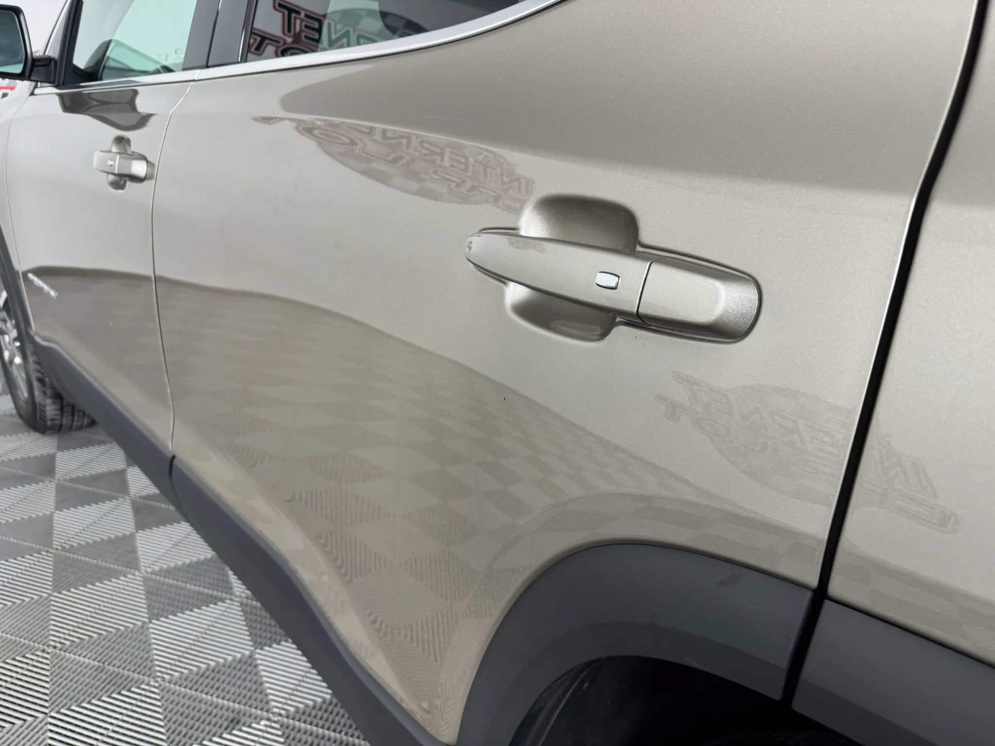 Used 2022 GMC Acadia SLE w/ Driver Convenience Package AWD/4WD image 25