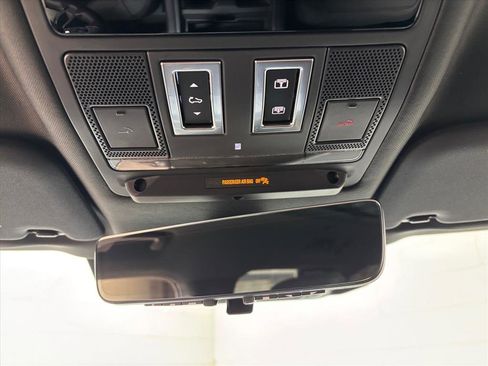 New 2026 Land Rover Defender 130 X-Dynamic SE image 12