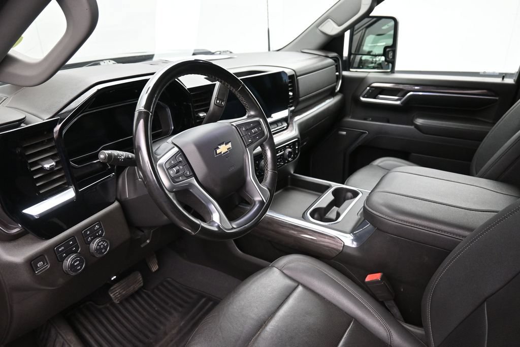 Used 2024 Chevrolet Silverado 2500 LTZ w/ LTZ Convenience Package AWD/4WD image 20