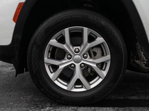 Used 2022 Jeep Grand Cherokee Limited image 10