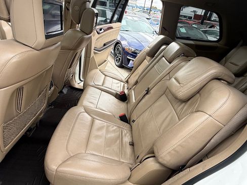 Used 2014 Mercedes-Benz GL 550 4MATIC image 26