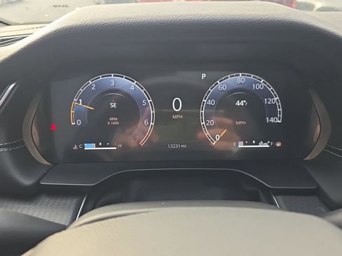 Used 2025 Jeep Grand Cherokee Laredo X image 15