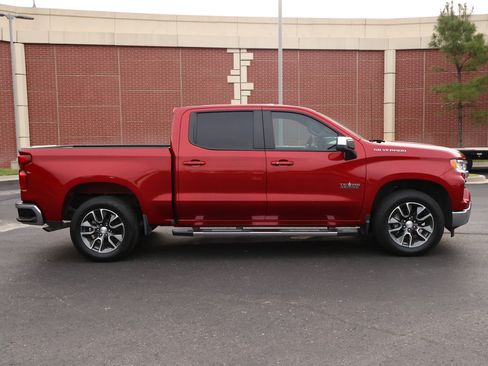 Used 2024 Chevrolet Silverado 1500 LT w/ Leather Package RWD image 30