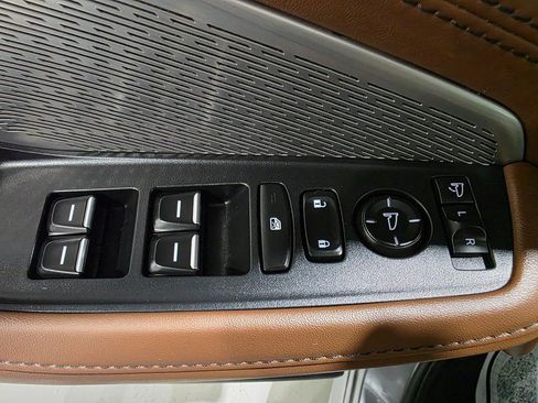 Used 2022 Acura MDX SH-AWD w/ Advance Package image 18