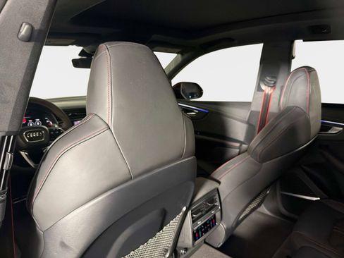 Used 2024 Audi RS Q8 4.0T image 32