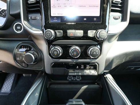 New 2026 RAM 1500 Express AWD/4WD image 18