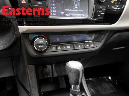 Used 2016 Toyota Corolla LE FWD image 19