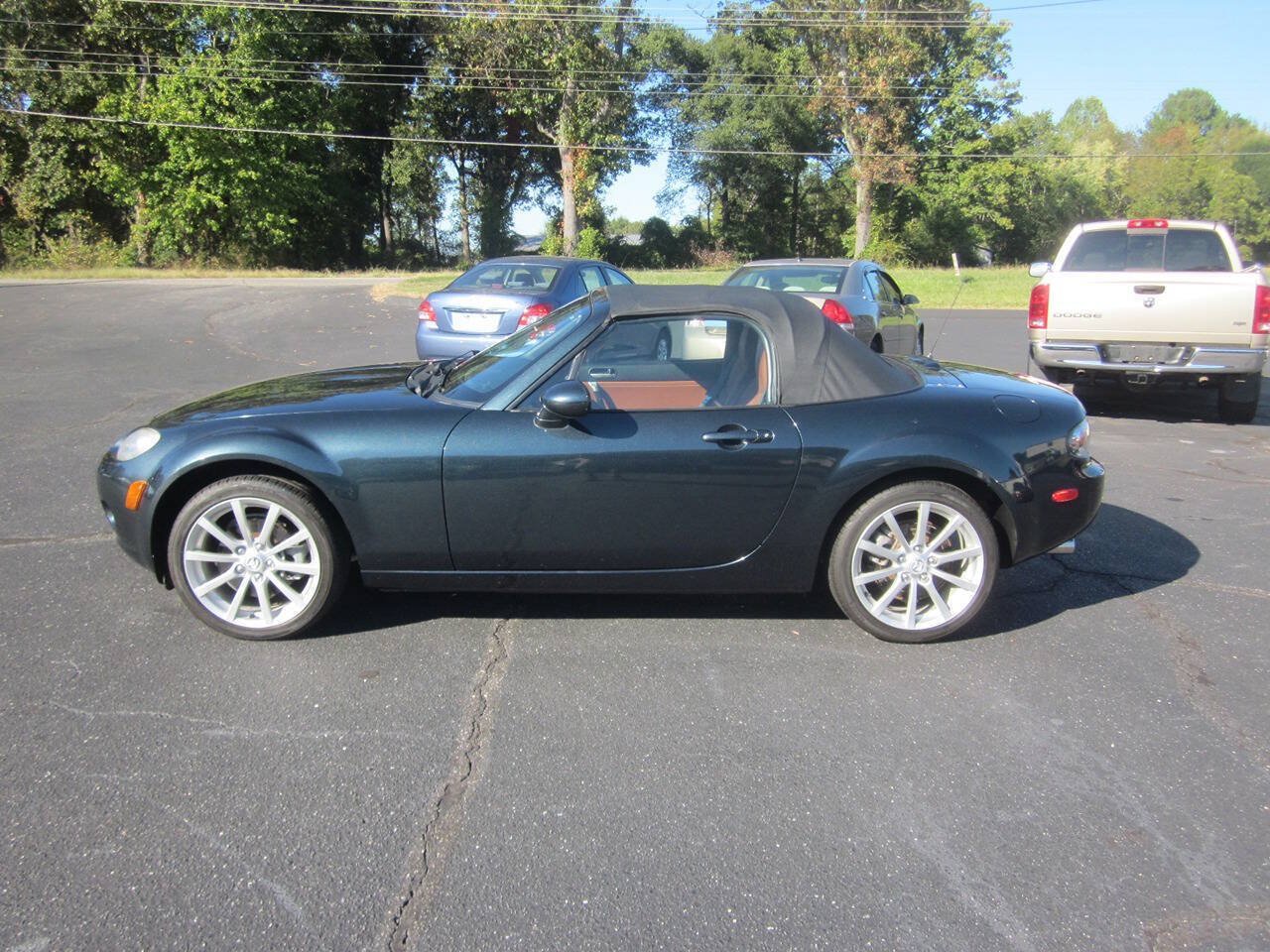 Used 2006 MAZDA MX-5 Miata Grand Touring RWD image 1