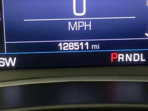 Used 2021 Chevrolet Equinox LT w/ Driver Convenience Package image 24