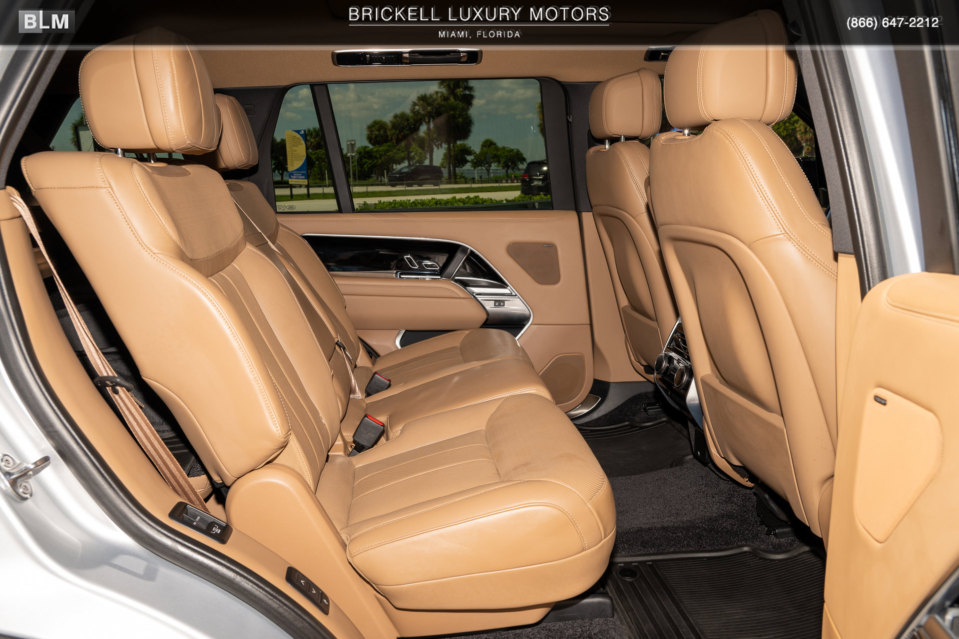 Used 2025 Land Rover Range Rover Long Wheelbase SE AWD/4WD image 24