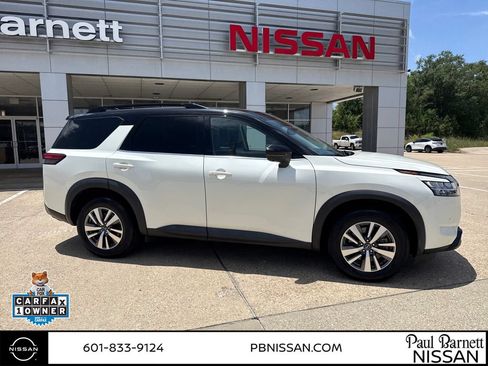 Used 2022 Nissan Pathfinder SL AWD/4WD image 7