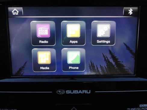 Used 2017 Subaru Impreza 2.0i Premium image 13