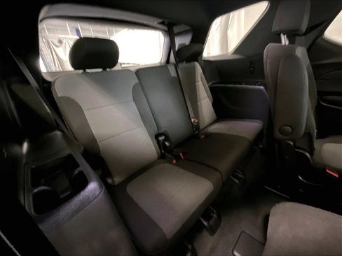 Used 2023 Chevrolet Traverse LT AWD/4WD image 17