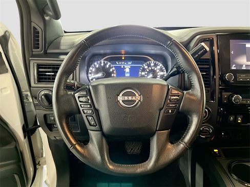 Used 2023 Nissan Titan SV w/ SV Convenience Package image 11