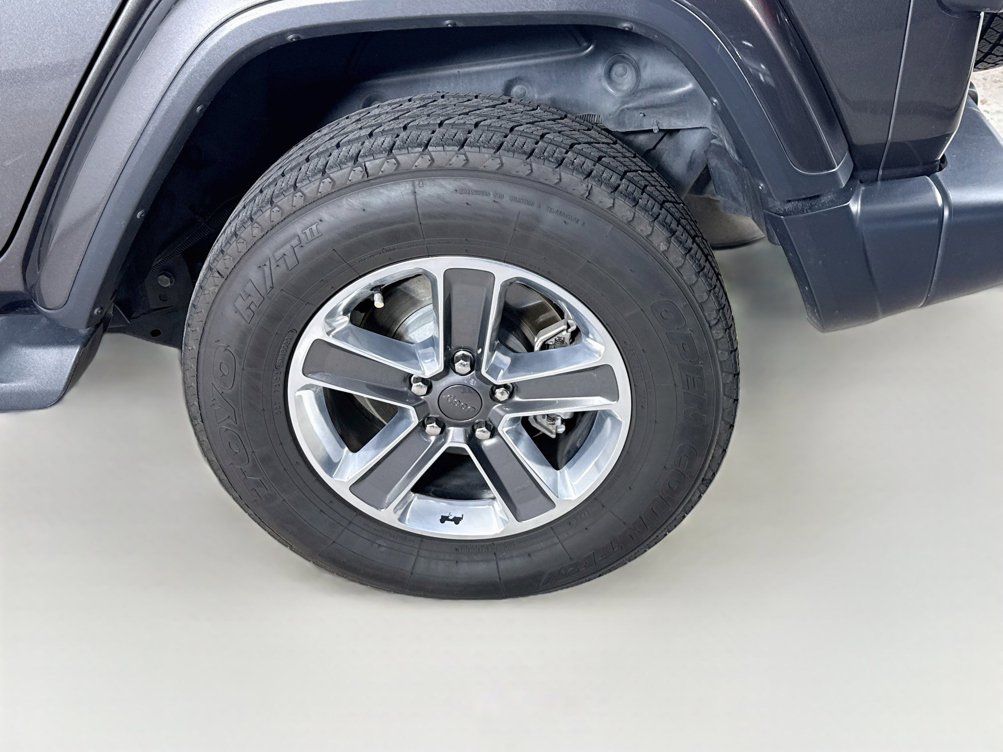 Used 2019 Jeep Wrangler Unlimited Sahara AWD/4WD image 35