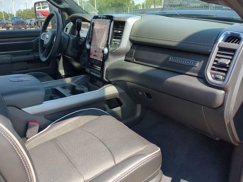 New 2025 RAM 2500 Laramie w/ Night Edition AWD/4WD image 32