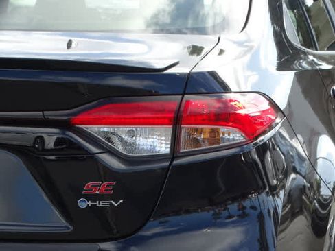 Certified 2025 Toyota Corolla SE image 12