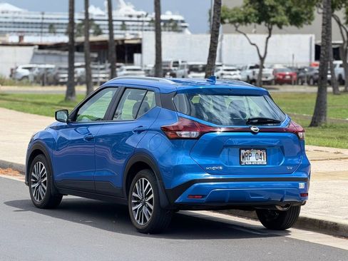 Used 2022 Nissan Kicks SV FWD image 3