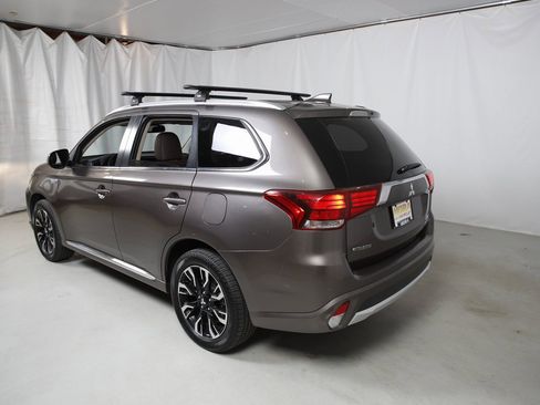 Used 2018 Mitsubishi Outlander SEL image 23