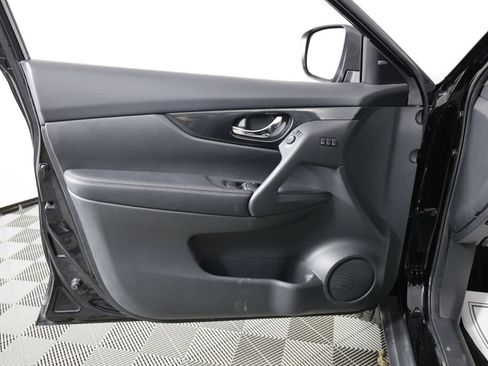 Used 2017 Nissan Rogue SL image 12