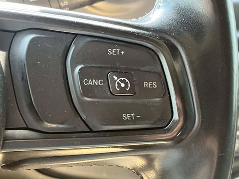Used 2018 Jeep Wrangler Unlimited Sport S AWD/4WD image 30
