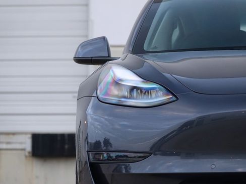 Used 2022 Tesla Model 3 Long Range image 18