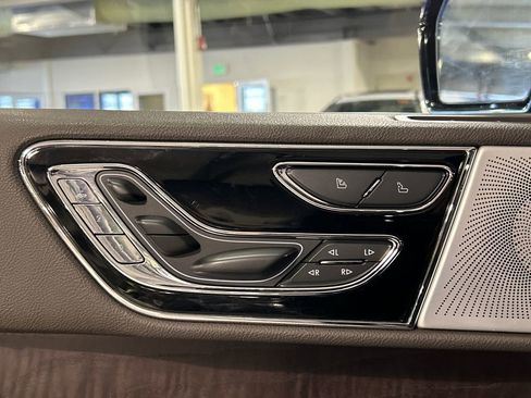 Certified 2023 Lincoln Navigator L Reserve AWD/4WD image 21