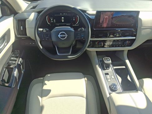 New 2026 Nissan Pathfinder SL image 7