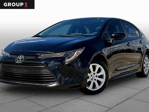 Used 2024 Toyota Corolla LE image 1