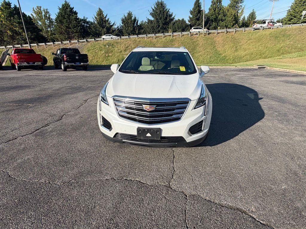 Used 2017 Cadillac XT5 Luxury w/ Driver Awareness Package AWD/4WD image 2