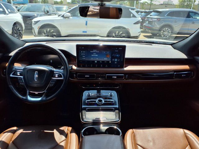 Certified 2022 Lincoln Nautilus Reserve w/ Luxury Package FWD image 6