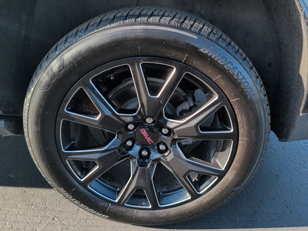 Used 2023 GMC Yukon XL Denali AWD/4WD image 35