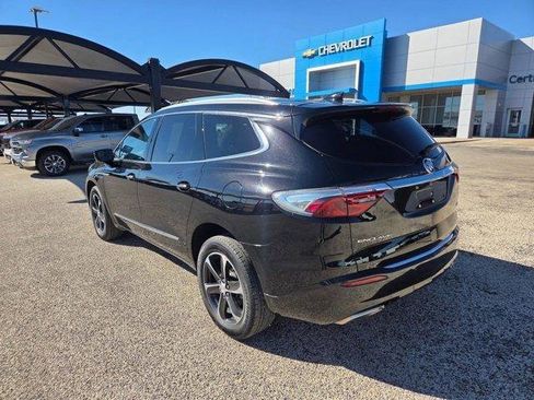 Used 2022 Buick Enclave Essence w/ Sport Touring Edition image 7