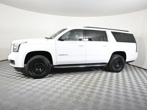 Used 2018 GMC Yukon XL SLT AWD/4WD image 2