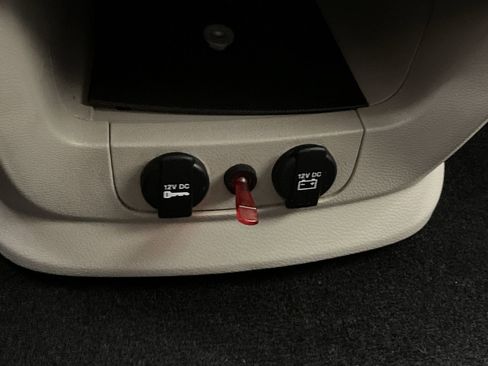 Used 2020 Dodge Grand Caravan SE w/ Rear Park Assist Package image 19