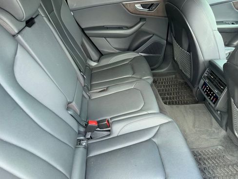 Used 2019 Audi Q8 Premium Plus AWD/4WD image 19