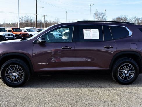 Used 2025 GMC Acadia Elevation image 5