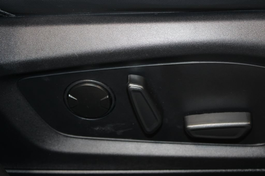 Used 2025 Ford Explorer ST-Line AWD/4WD image 31